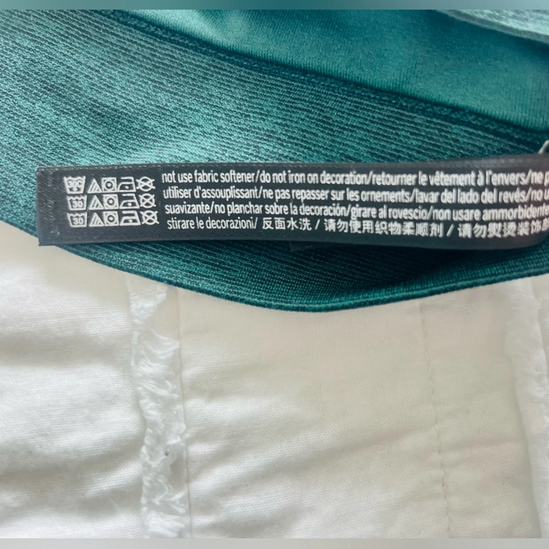 VICTORIAS SECRET PINK SEAMLESS LIGHTLY LINED PADDED RACERBACK SPORTS BRA SMALL - Image 8