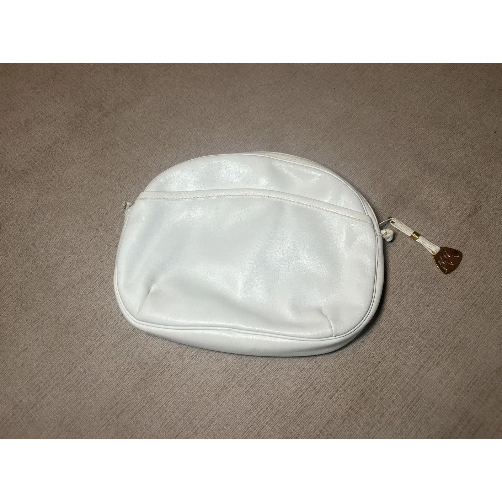 Morris Moskowitz Saks Fifth Avenue Crossbody Bag White Leather Chain Strap - Image 2