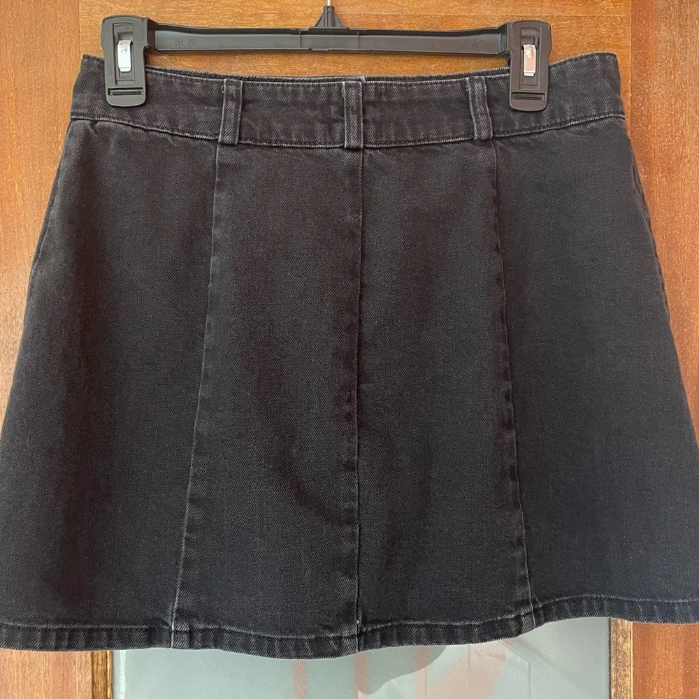 Urban Outfitters BDG Black Snap Denim Skirt- Medium - Image 3