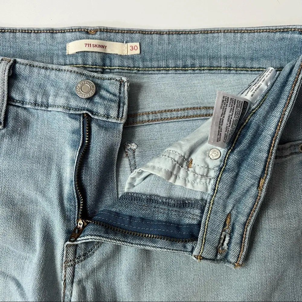 Levi's 711 Skinny Denim Blue Jeans Light Wash Waist 30 - Image 4
