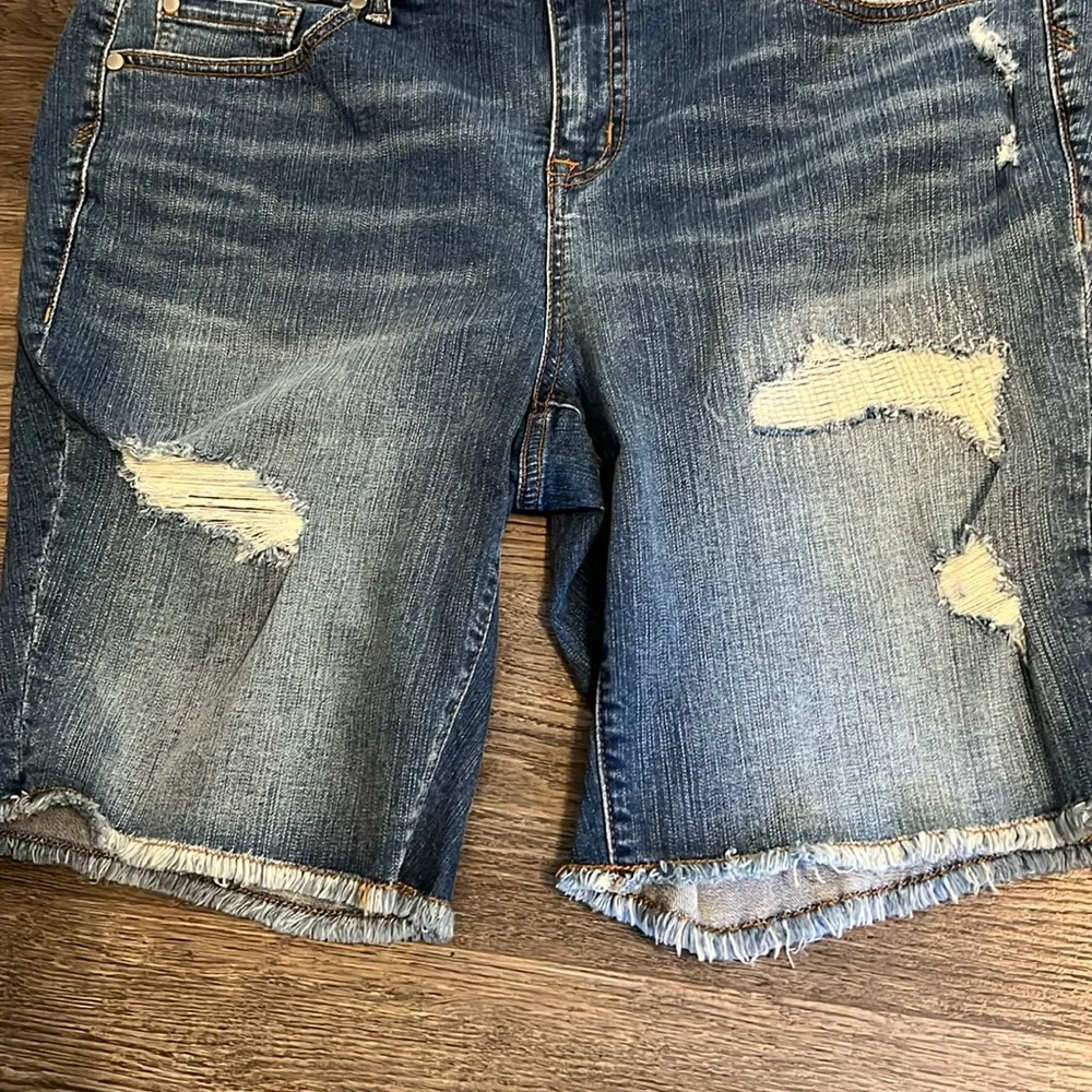 Torrid Feel the Fit High Rise Distressed Long Women’s Plus Jean Shorts 18 NWT - Image 12