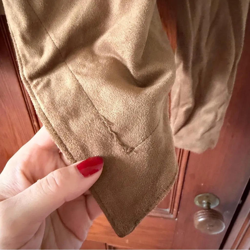 Romeo and Juliet Couture Faux Suede Tan Jacket Size Small - Image 5