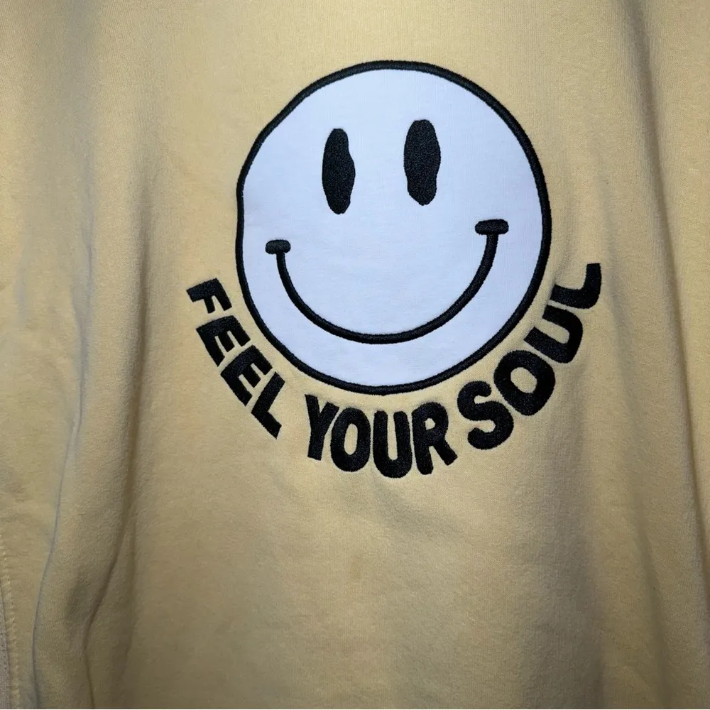 Feel Your Soul • Sweatshirt • Happy Face • Yellow • Large - Image 4