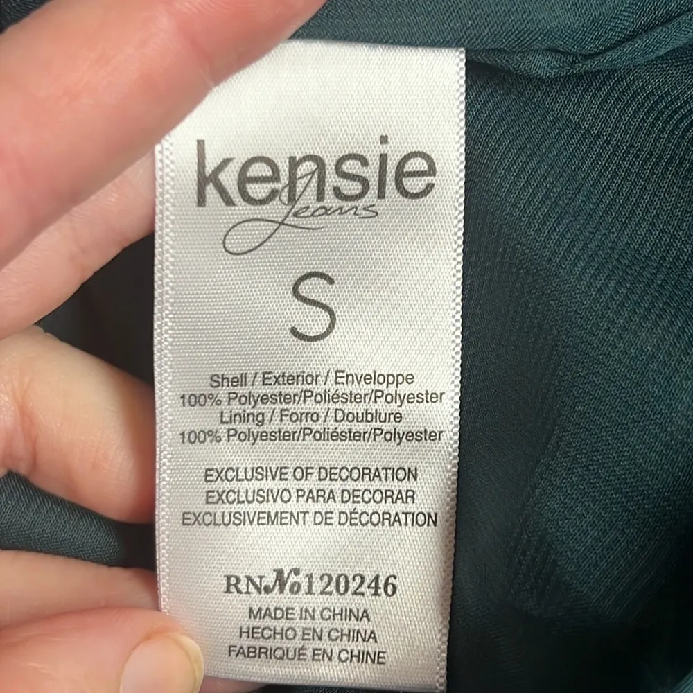 Kensie Jeans Textured Bell Sleeve Floral Blouse - Image 11