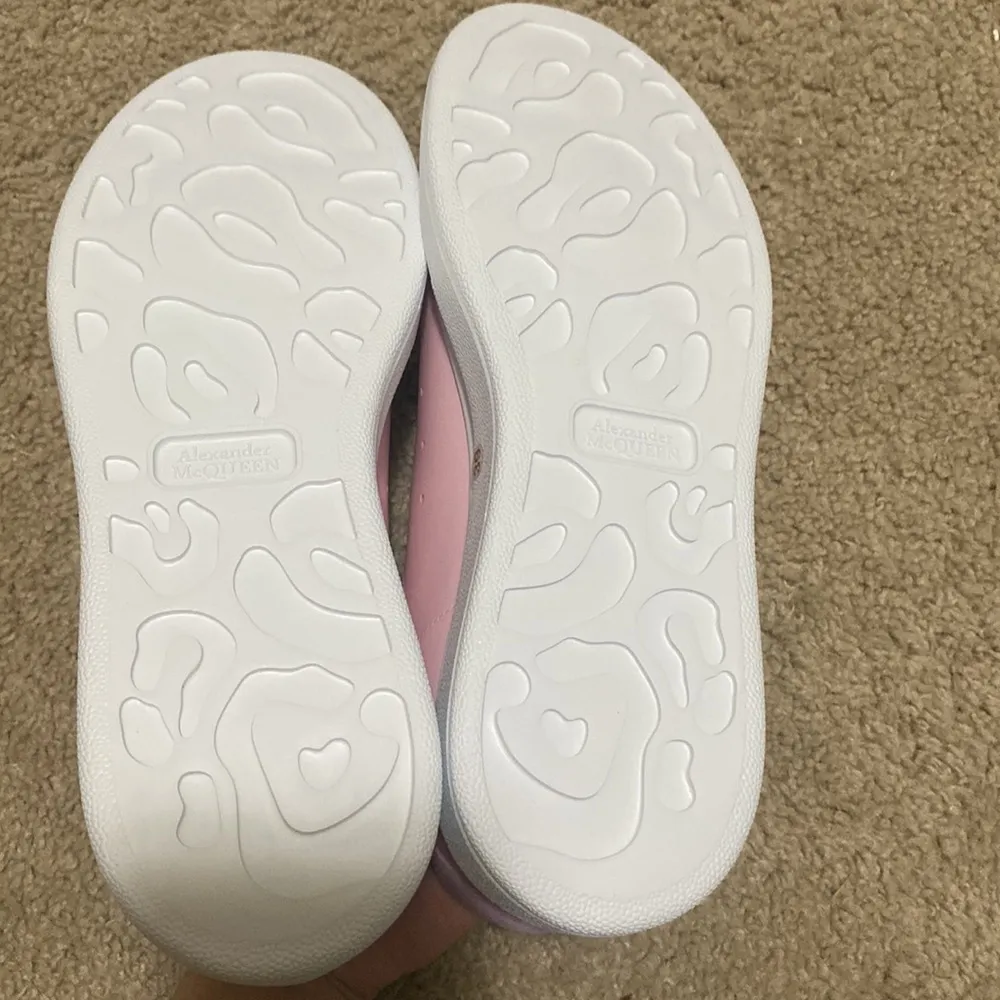 Alexander McQueen  Oversized Sneaker size 39 - Image 4