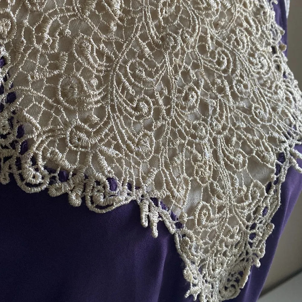 Gorgeous unique dress with gold crochet high neck detail Size M - Image 3