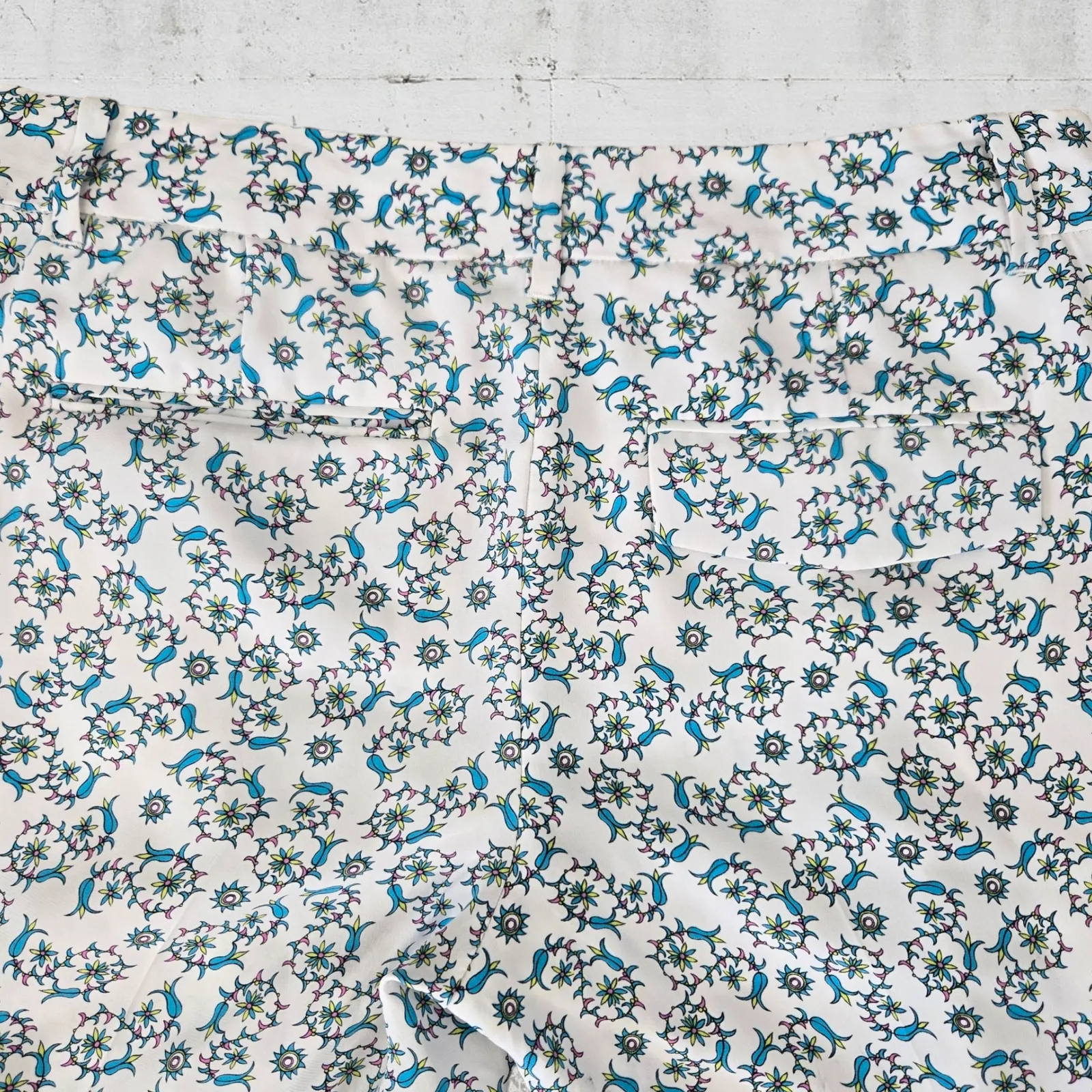 Theory White Blue Floral Silk Mid Rise Tapered Boho Whimsy Pants Trousers Size 0 - Image 10