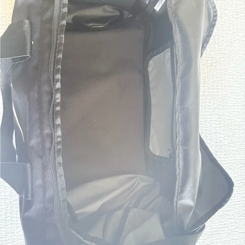 Nike Black Duffel Bag - Image 4