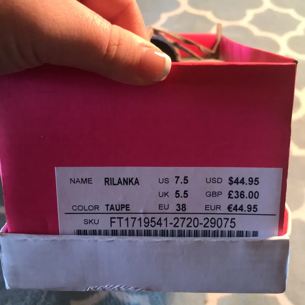 🆕 JUST FAB Tan Flats 💕 - Image 3