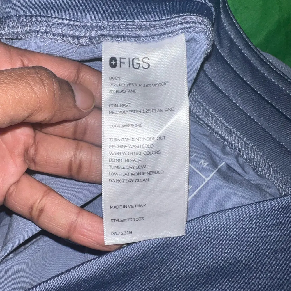 Figs Blue/ Gray Scrubs Joggers with Drawstring size Medium - Image 4