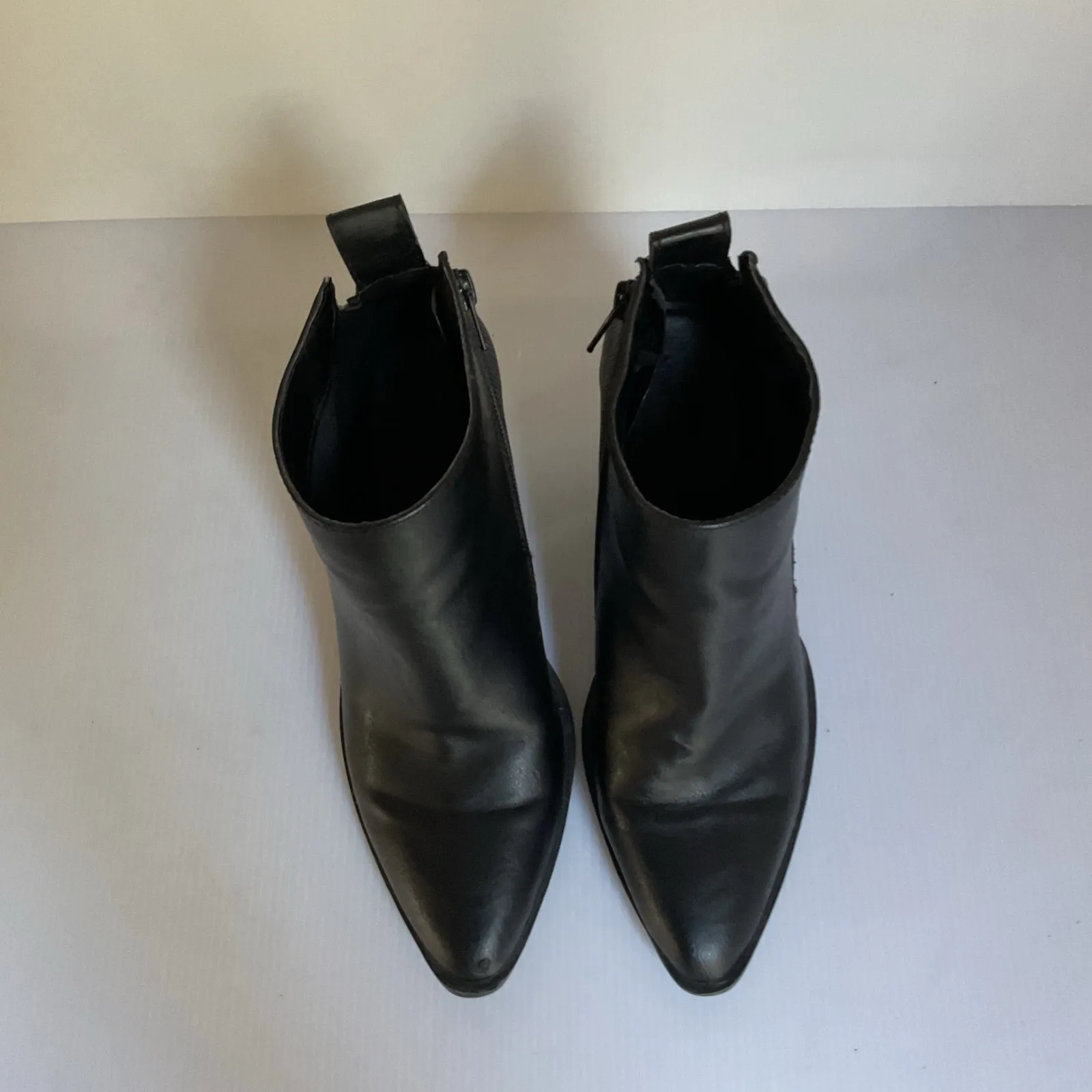 Universal Thread Black Faux Leather Ankle Boots Chunky Heel Zip Side  Size 6.5 - Image 4