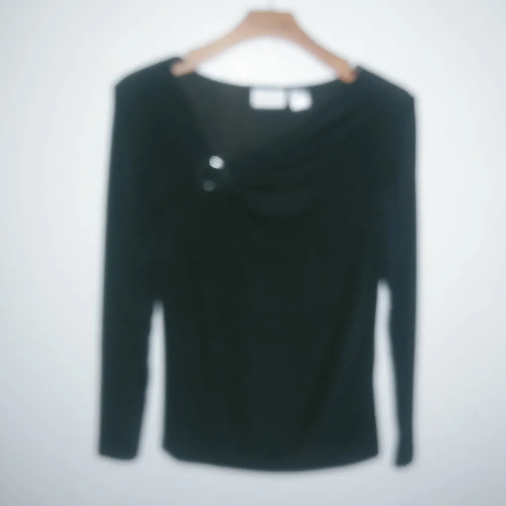 Chicos Travelers 1 S Black Side O-Ring Top - Image 2