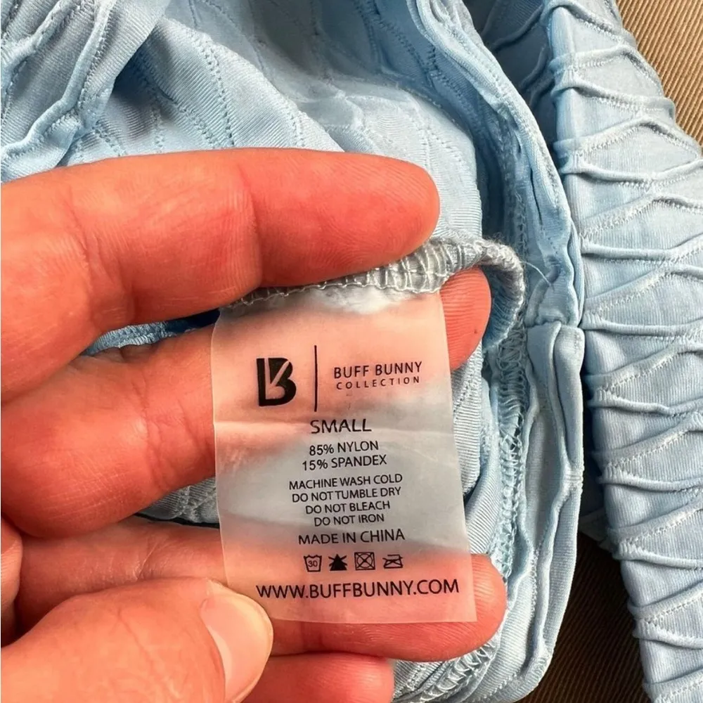 Buffbunny cropped half zip size small - Image 3