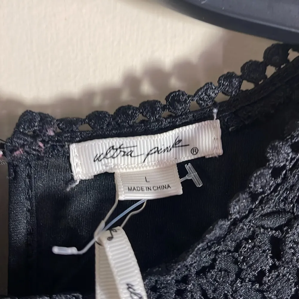 Ultra Pink Layered Ruffled LaceTop Size L - Image 3