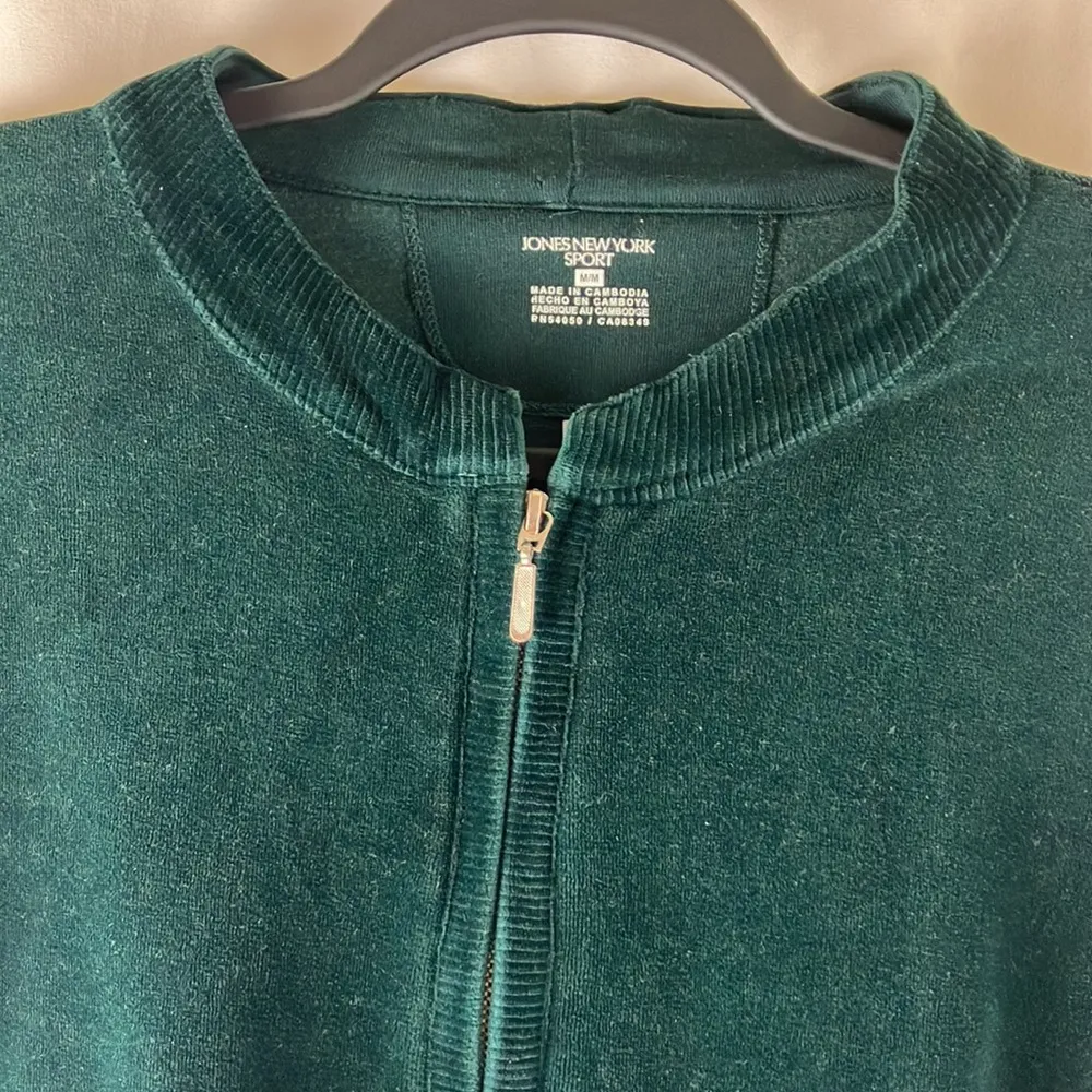 Jones New York Sport hunter green velour track jacket size medium - Image 3