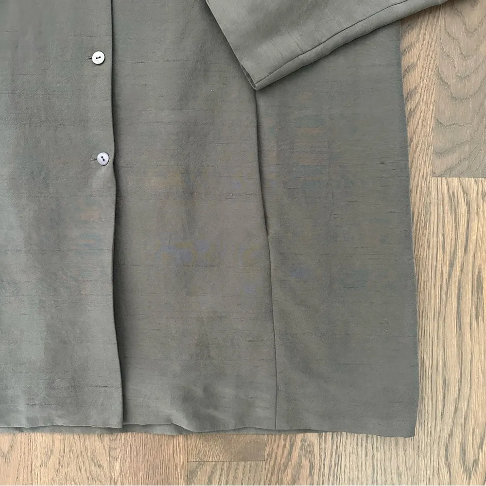 Eileen Fisher 100% Silk Long-Line Lightweight Blazer Jacket in Fawn Grey Small - Image 6