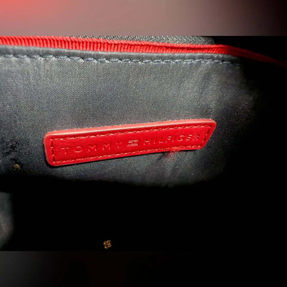 Vintage Tommy Hilfiger Navy Blue Faux Leather Crossbody Purse - Image 5