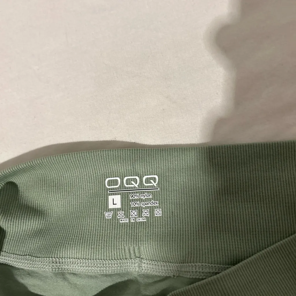 Elegant Green Women's Skirt Size L - Image 2