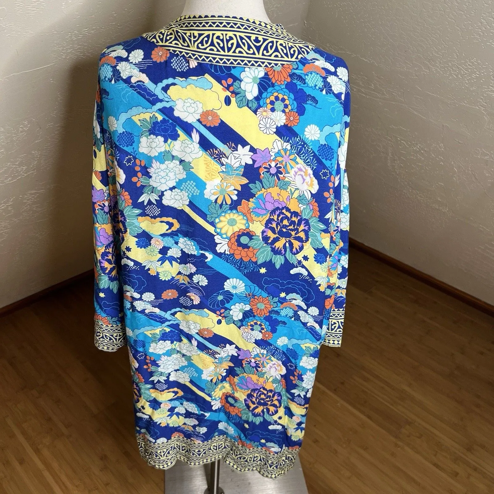 Soft Surroundings Topper Kimono S/M Royale Blue Pyrenees Vibrant Florals Boho - Image 9