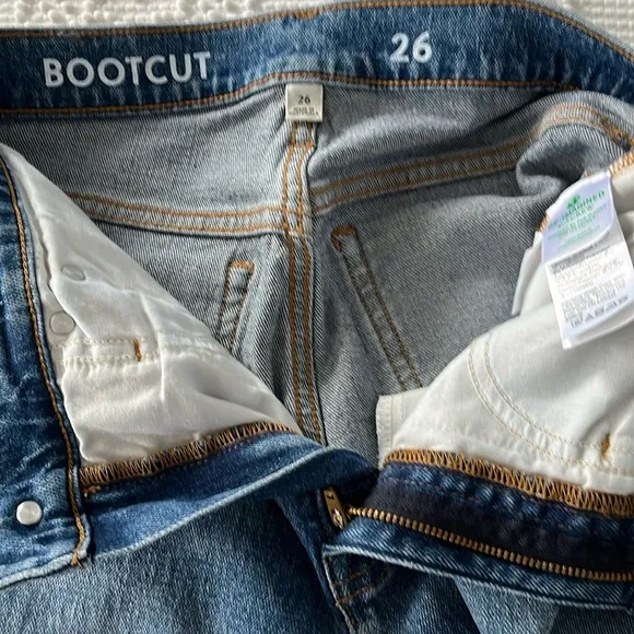 On trend! High rise boot cut. - Image 2