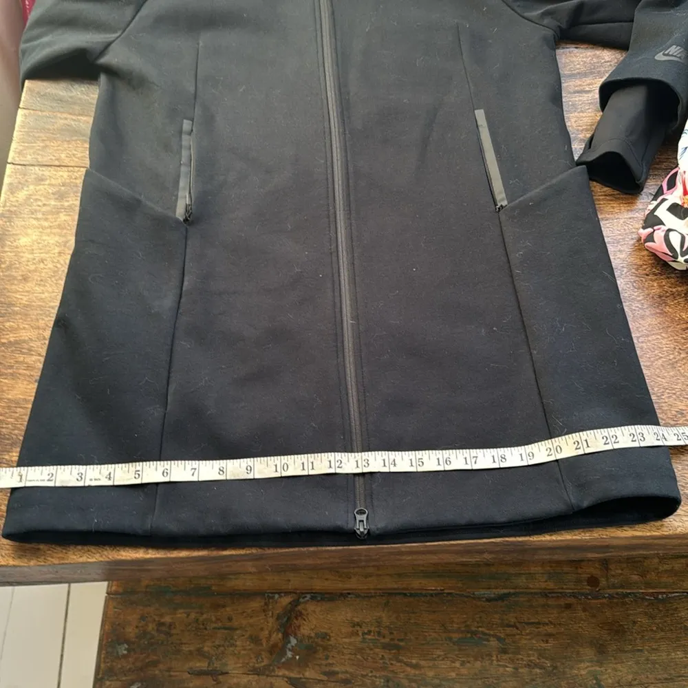 Nike women’s Sportswear Tech Fleece Jacket black size large - Image 15