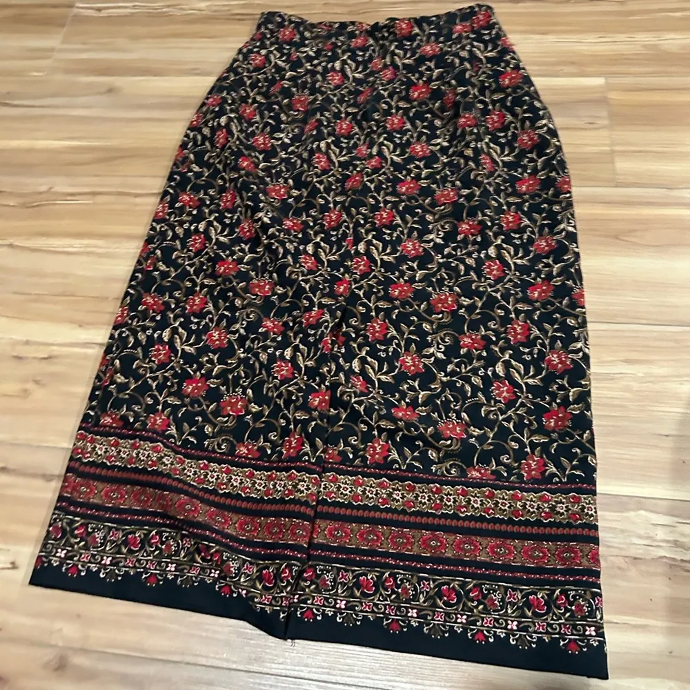 Briggs New York Midi Floral Business Skirt Size 10P - Image 2