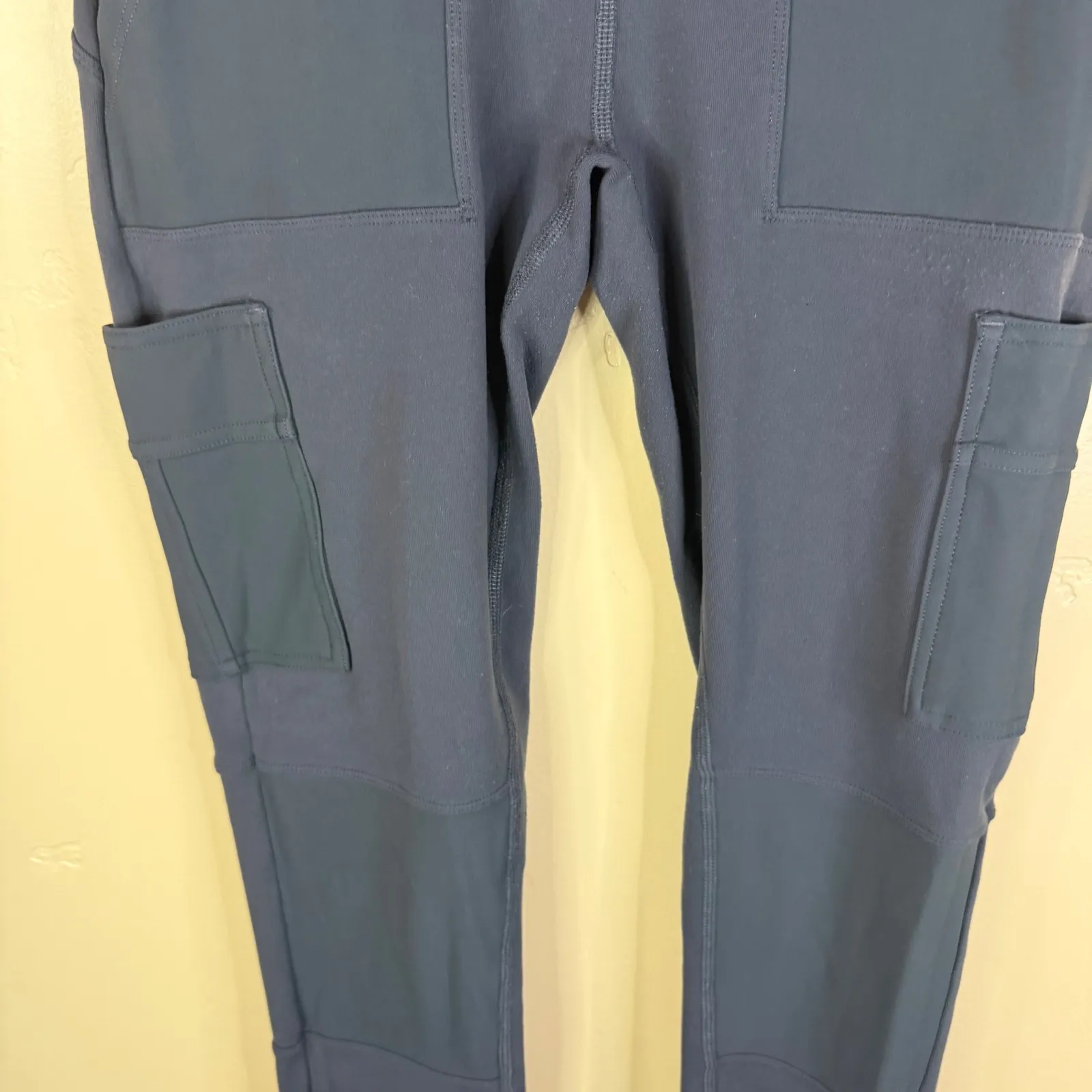 Alo Yoga High Waist Cargo Leggings Dark Gray Womens Size S Outdoor Active Hiking - Image 5