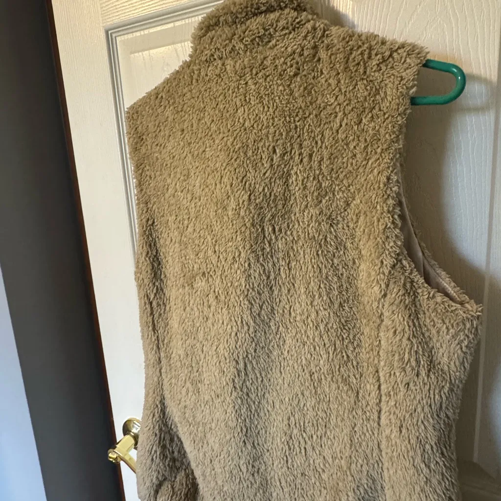 Patagonia Fleece Vest - Image 3