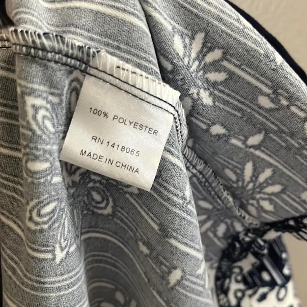 Women’s Profile Appearance Blouse Size M - Image 5