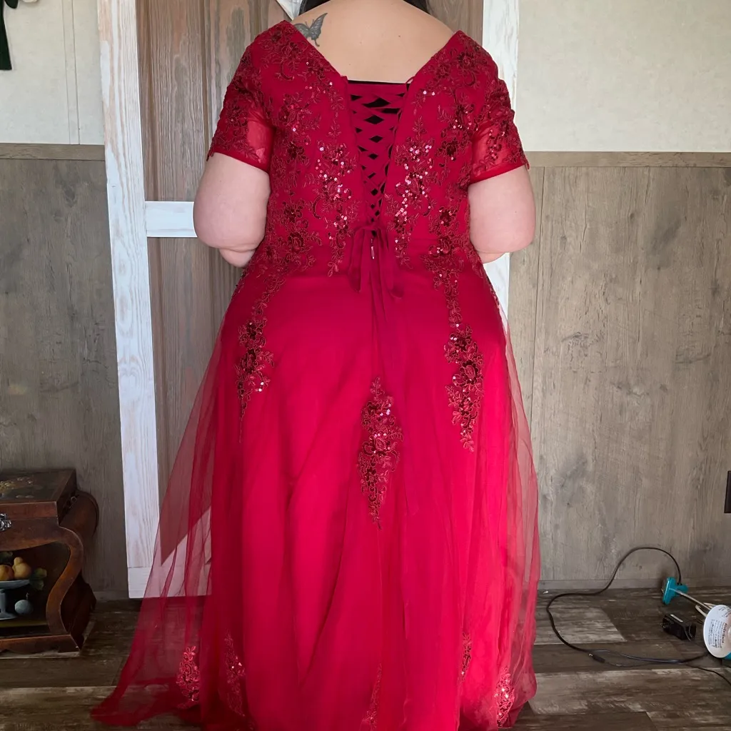 Elegant Red Lace Evening Gown With Corset Back. Beautiful beading. Size 20W - Image 4