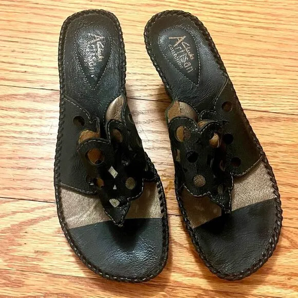 Clarks Artisan Wedge Heel Thong Sandals Black 8M - Image 2