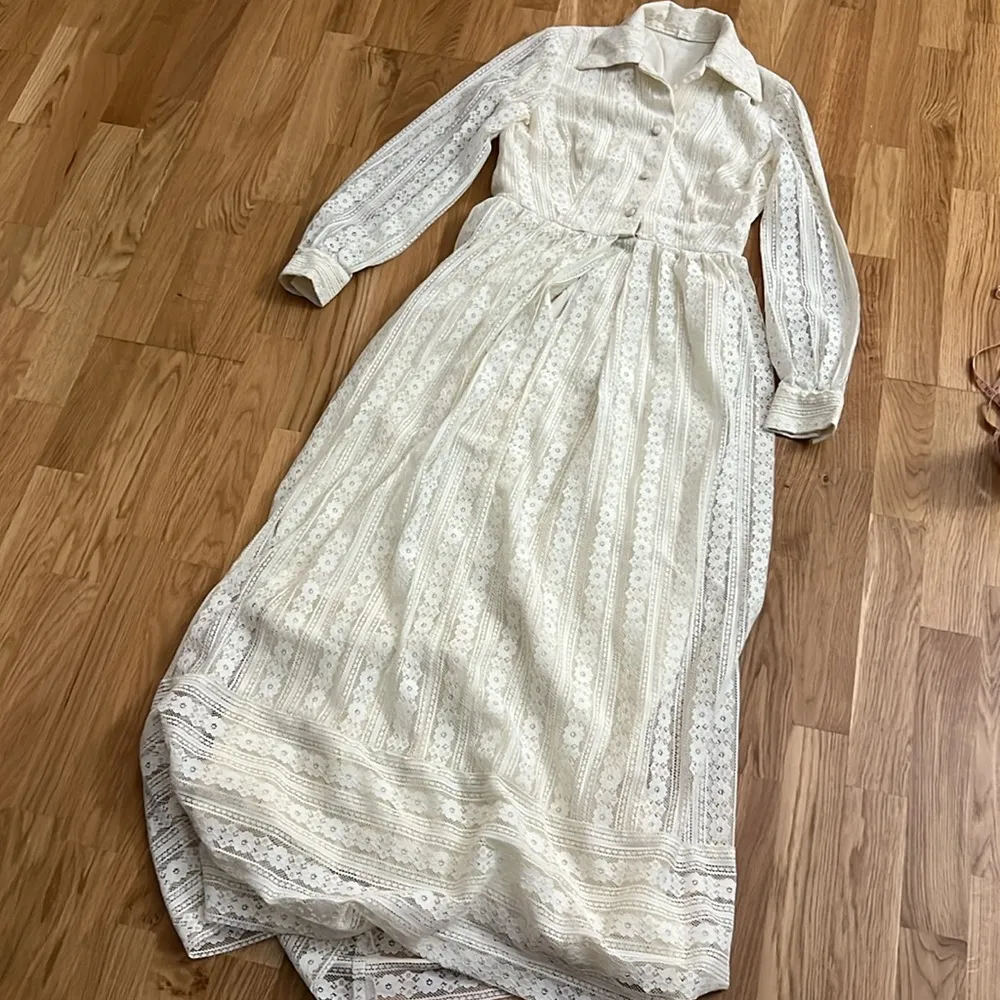 Vintage off white lace button up maxi dress - Image 4