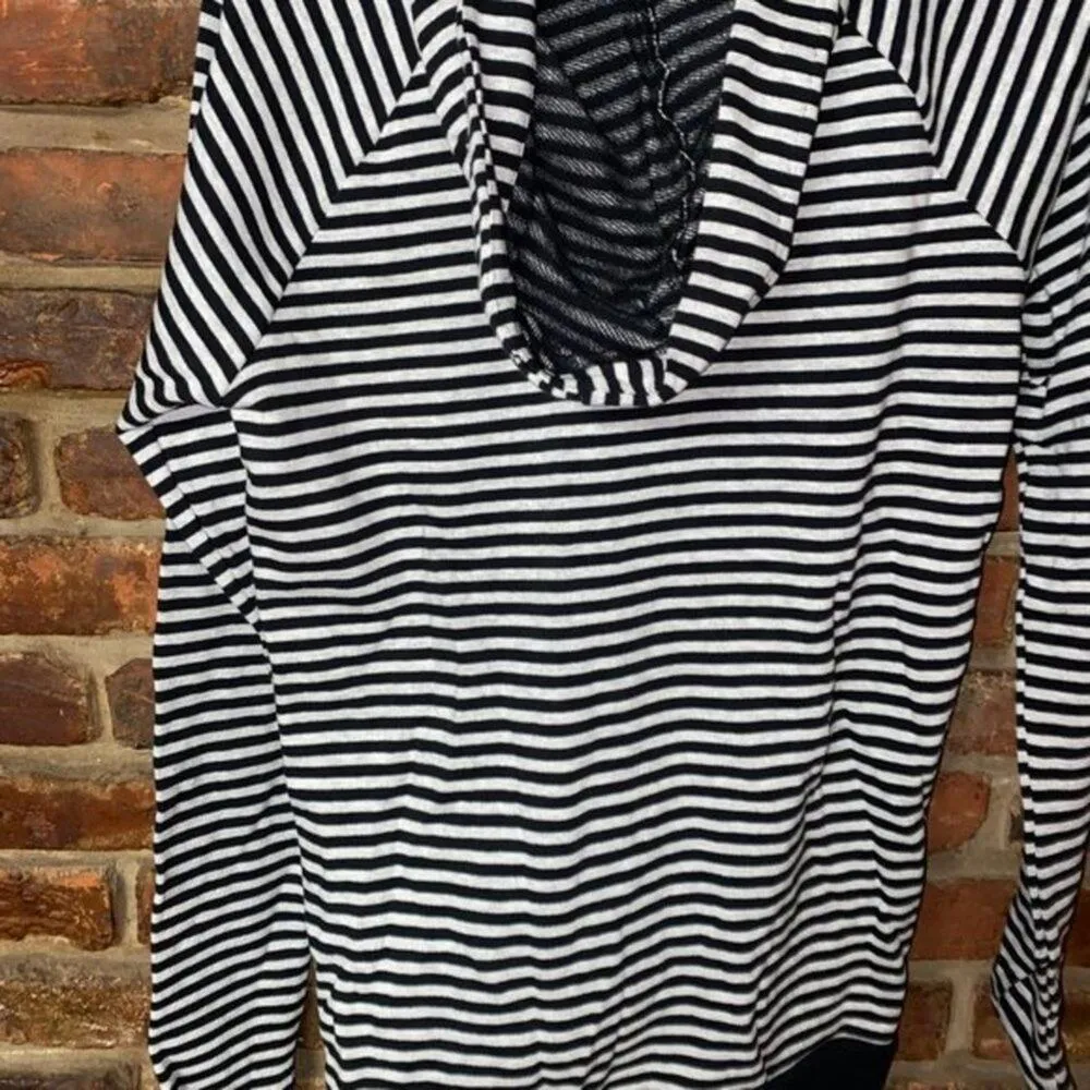 Cable & Gauge Black & White Striped 1/4 Zip Hoodie Sweater Women's Size Small - Image 5