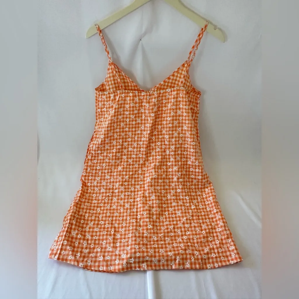 Pink Lilly checkered floral size small sundress - Image 4