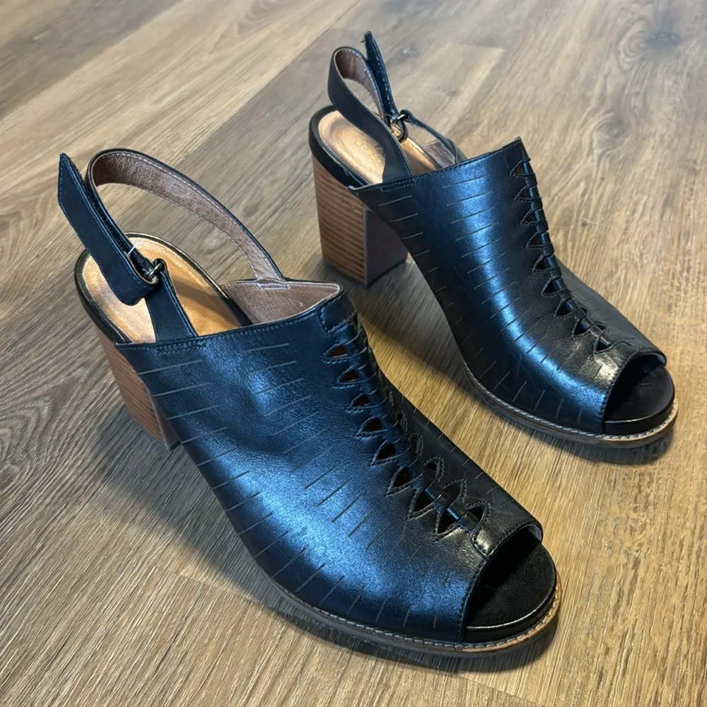 Clarks Briatta Key Slingback Block Heel Sandals ladies size 11 M leather upper - Image 2