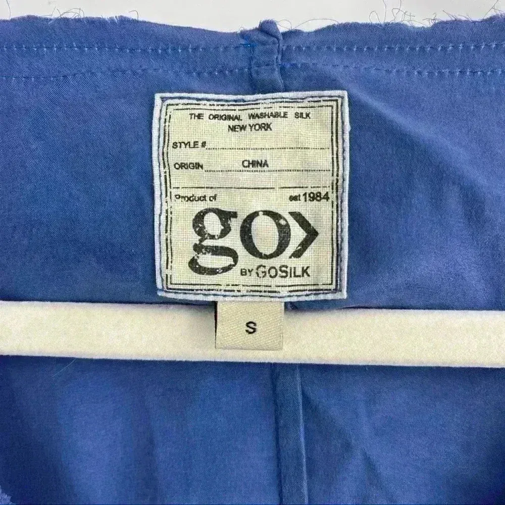Go > By Go Silk Blue Silk Top W/ Linen Sleeves‎ And Raw Hem. Size Small - Image 14