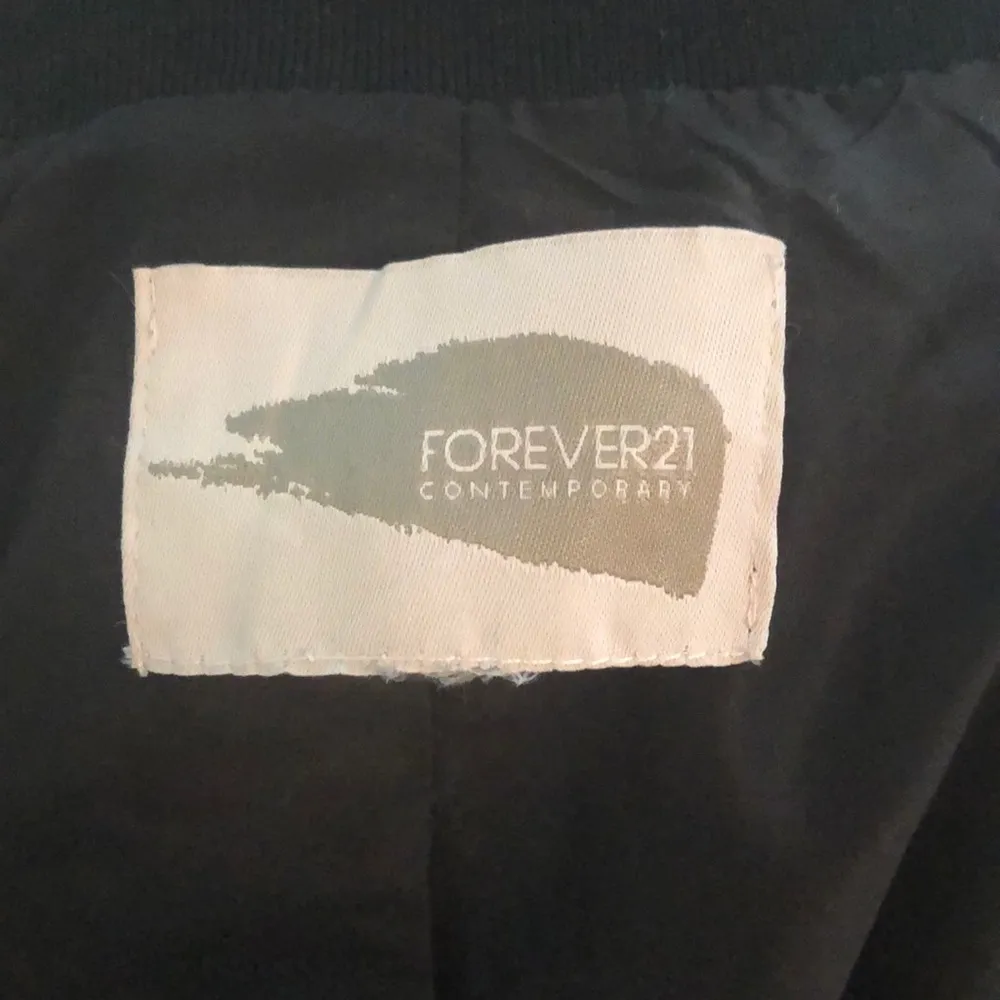 Cute Black and White Forever21 Lightweight Jacket - Image 7