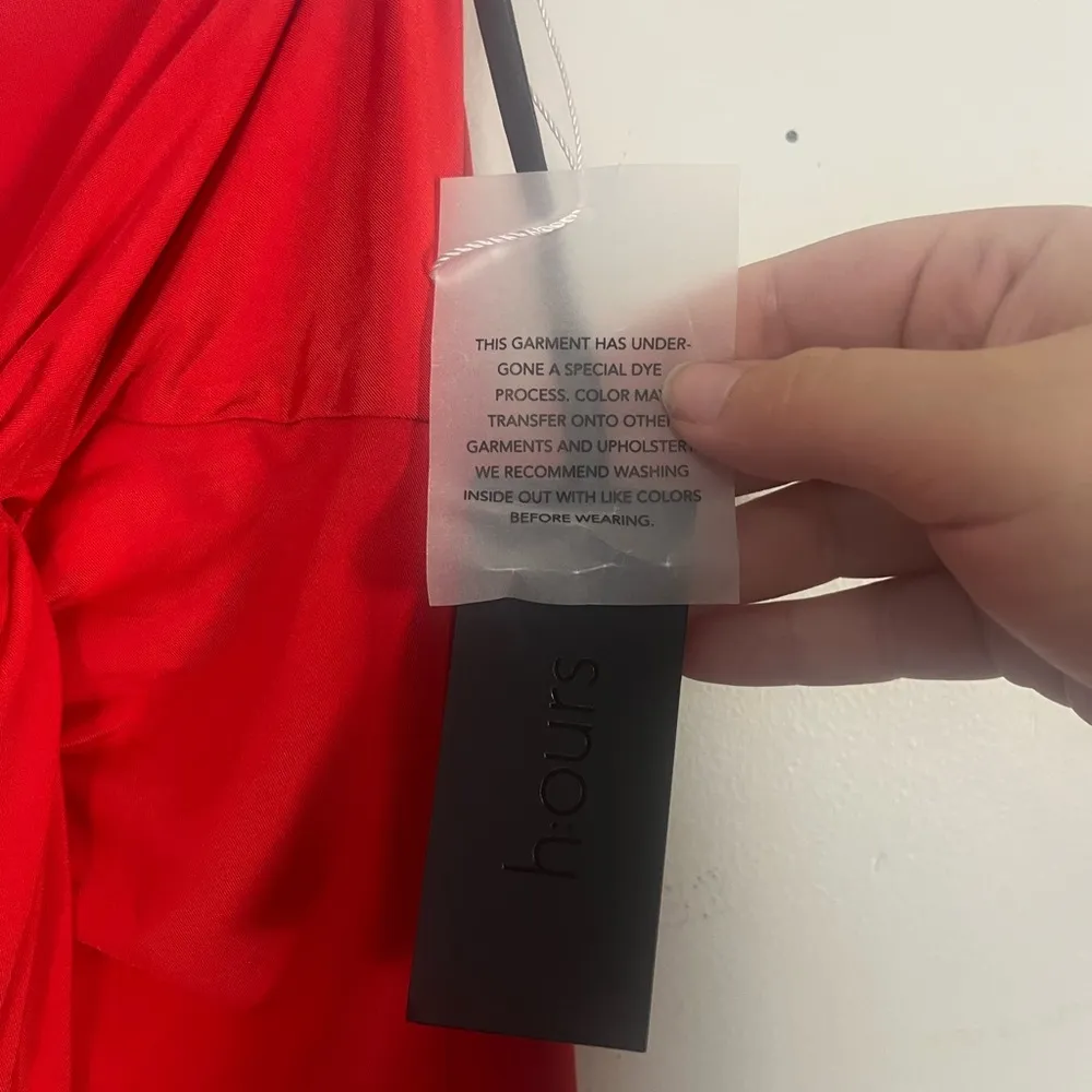 Revolve CAMILA SKIRT H:OURS red midi size medium new with tags - Image 4