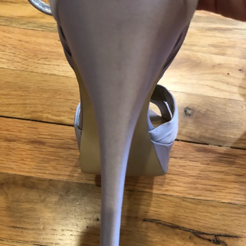 Rsvp  special occasion platform blush silver sandal EUC - Image 4
