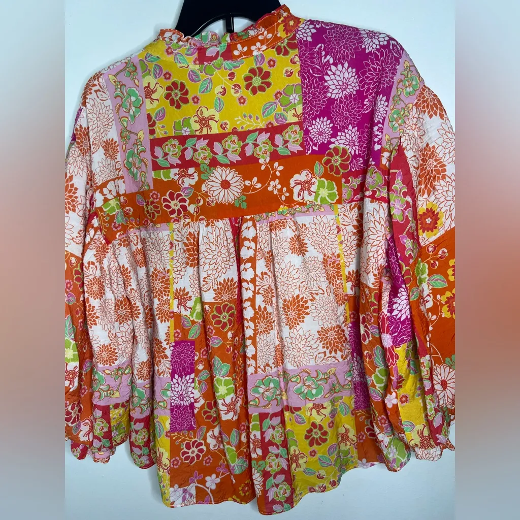 Fate Colorful Floral Blouse size medium Pink - Image 9