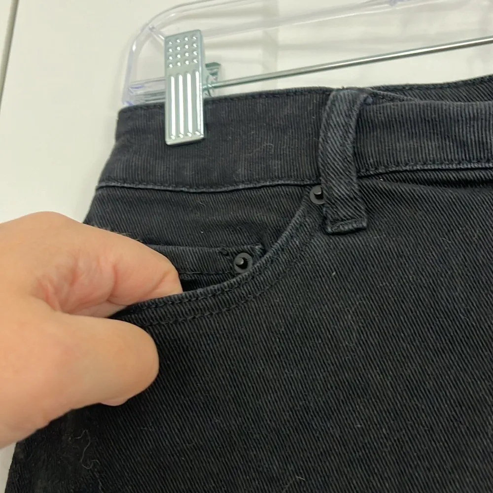 BDG Size 27 Black Super High Rise Dolphin Frayed Distressed Denim Jean Shorts - Image 4