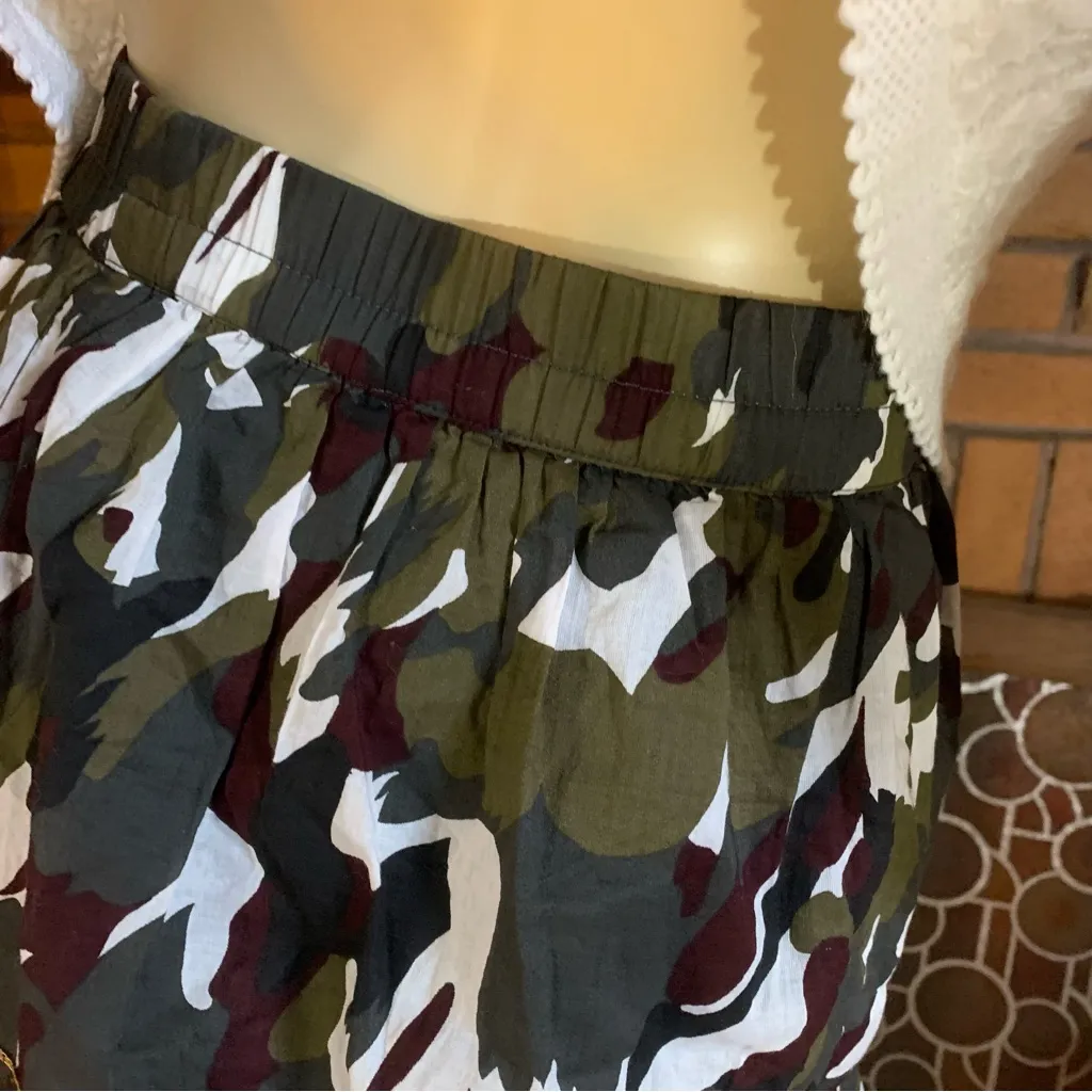 LANE BRYANT GOLD TRIM GREEN & MAROON CAMOUFLAGE RUFFLE COTTON SKIRT (22/24) - Image 8