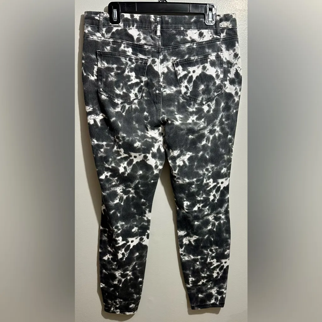 Time and Tru Monochrome Tie - Image 3