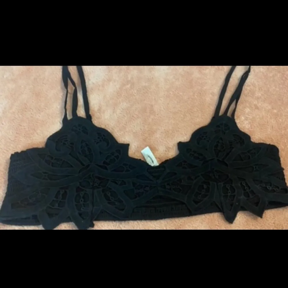 Free People Intimately Bali Soleil bralette. Size medium - Image 2