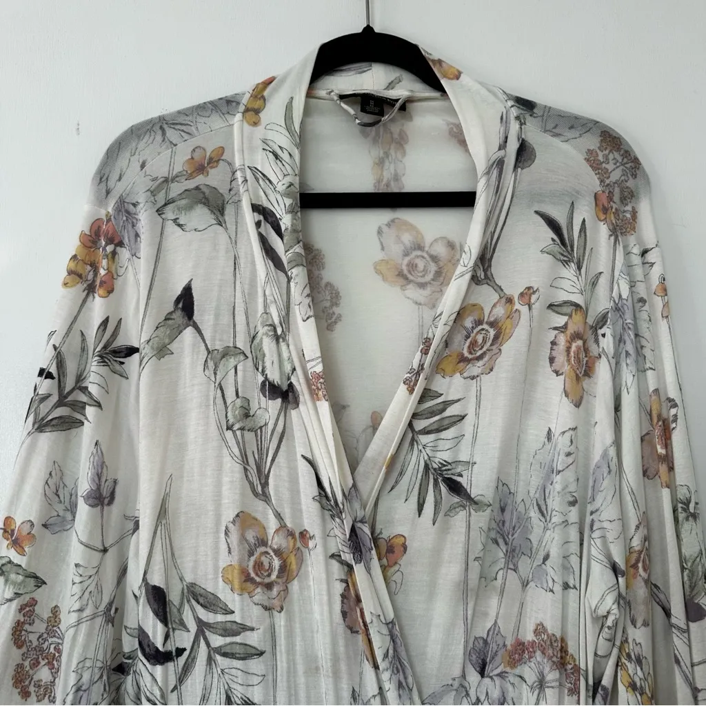 A Pea In The Pod Floral Print Crochet Lace Trim Rayon Robe Womens Medium - Image 5