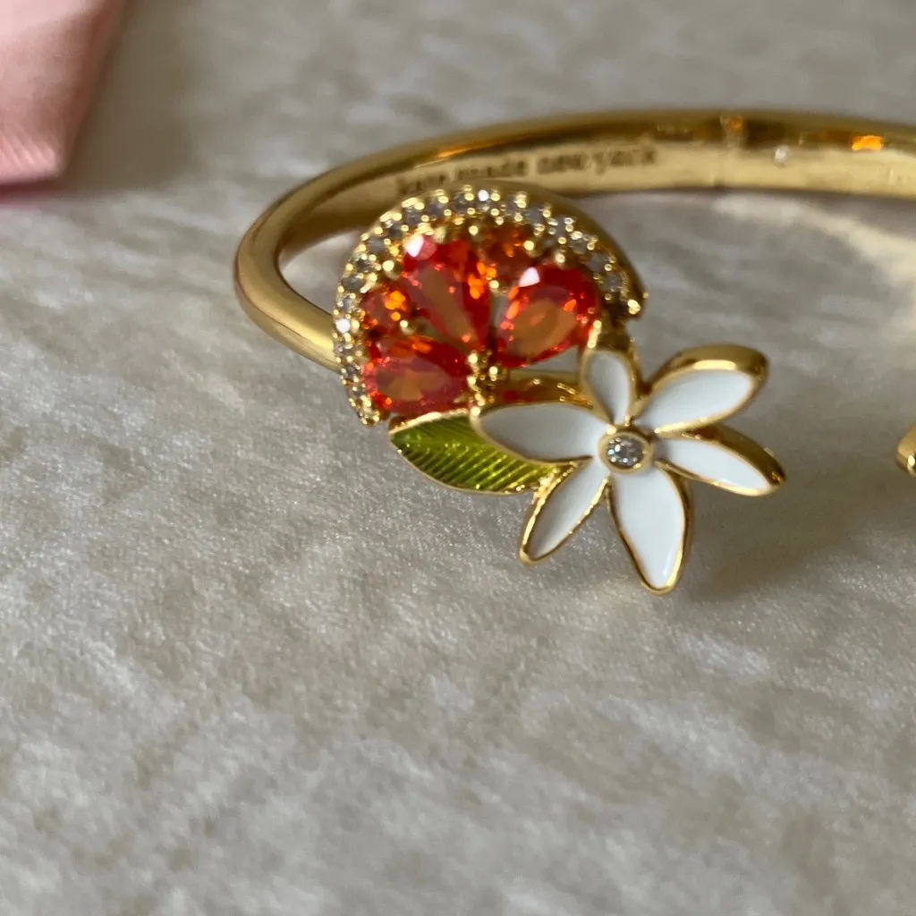 Kate Spade: Sweet Citrus Hinge Cuff- Gold Tone - Image 5