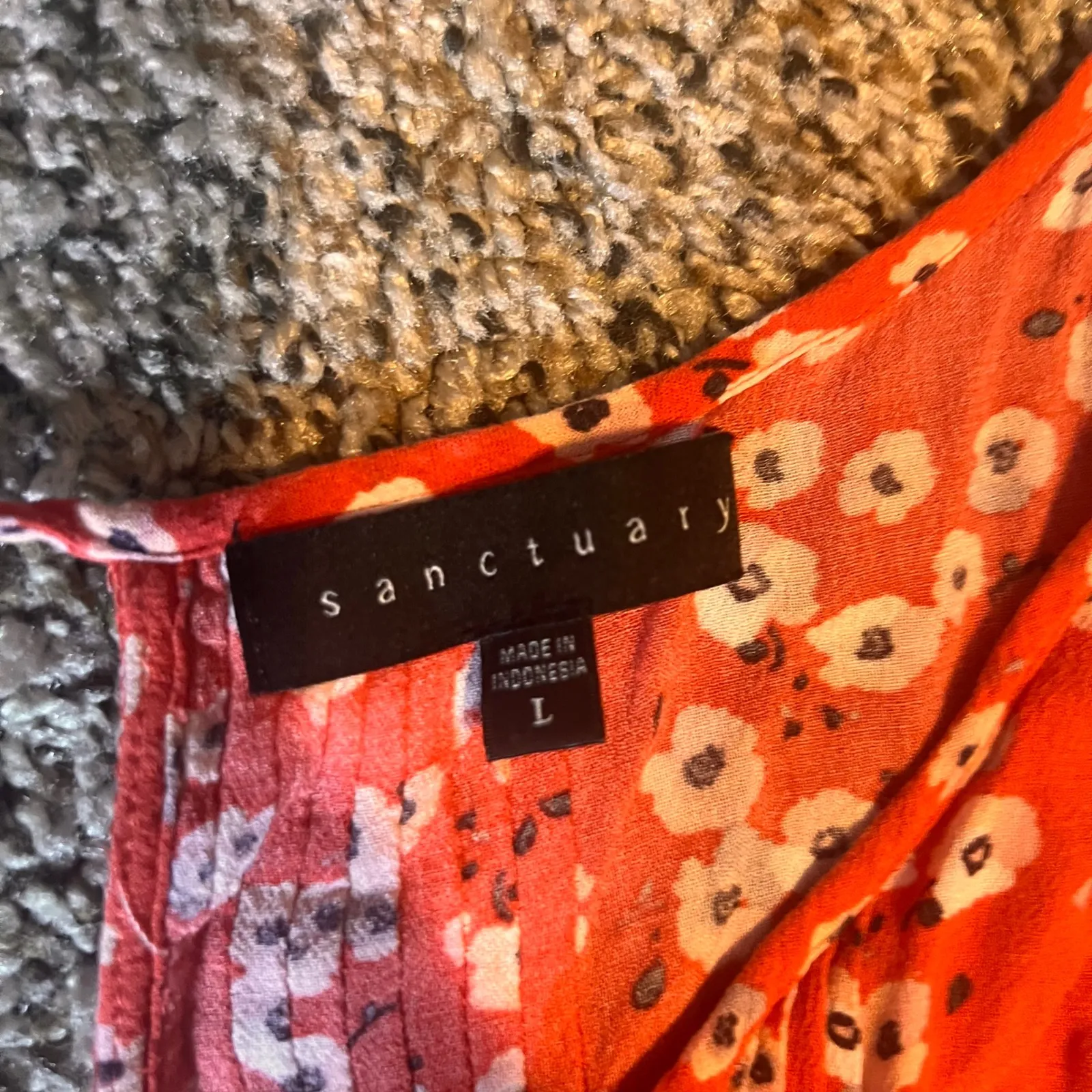 Sanctuary Floral Tank Top Pintuck V-Neck‎ Sleeveless Blouse Size L - Image 2