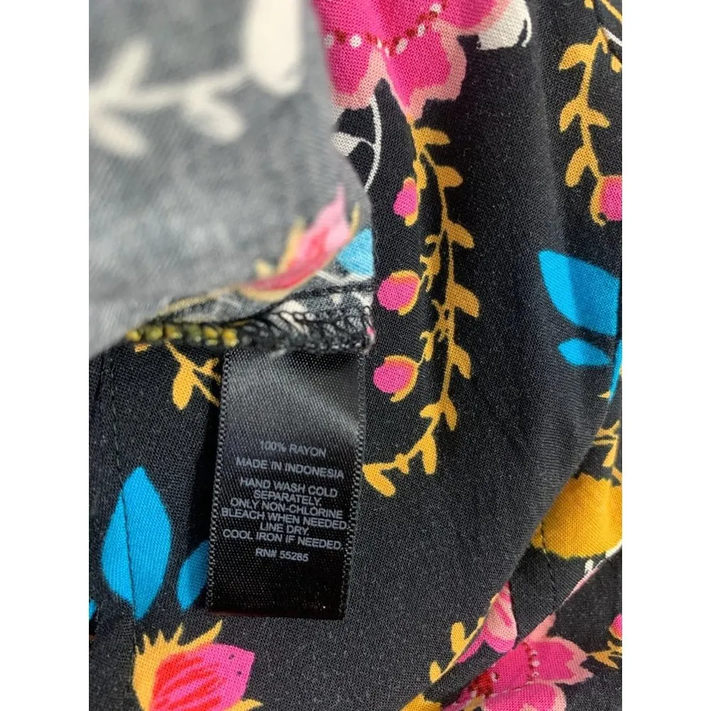 Express Women's Black Floral Romper - Image 5