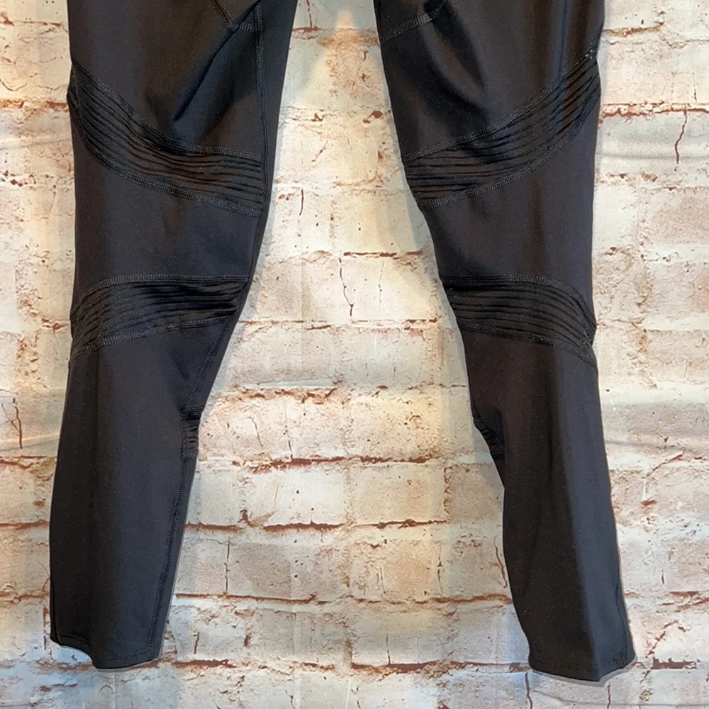 Adidas how we do 7/8 tight leggings black reflective tabs mesh details medium - Image 7