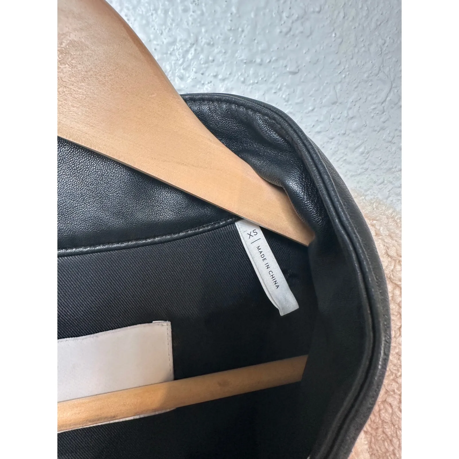 BLDWN Womens Teddy Fleece Bomber Jacket Black Faux Leather Trim Snap Front XS Tan - Image 5